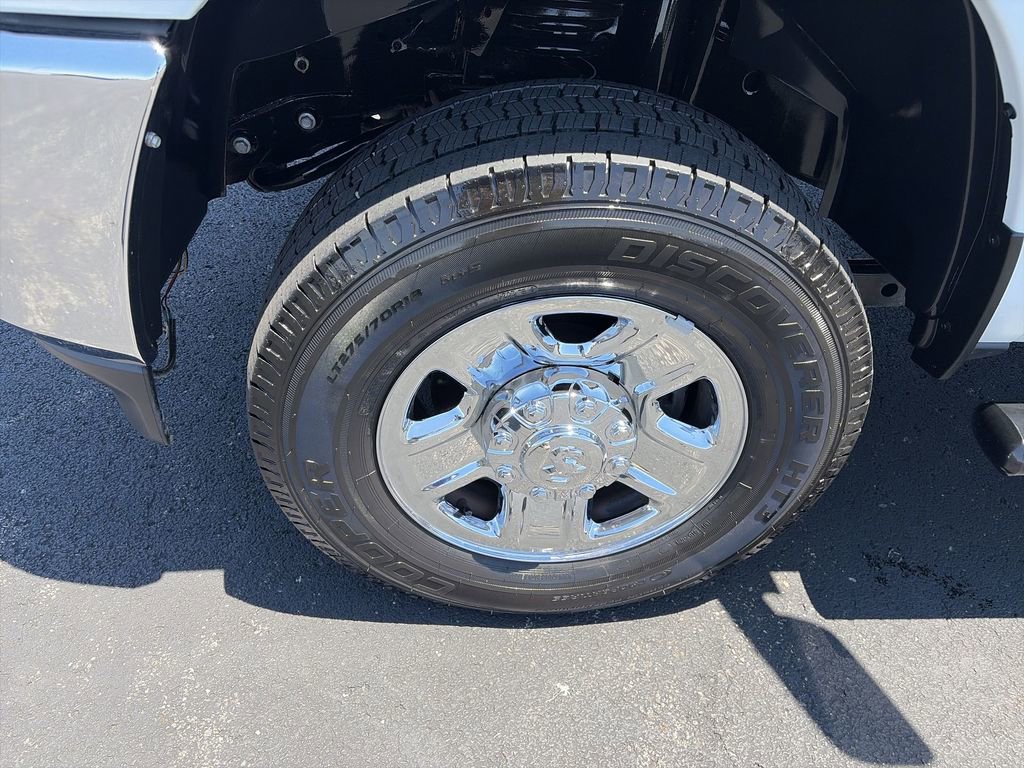 Used 2024 RAM 2500 Tradesman w/ Chrome Appearance Group AWD/4WD image 10