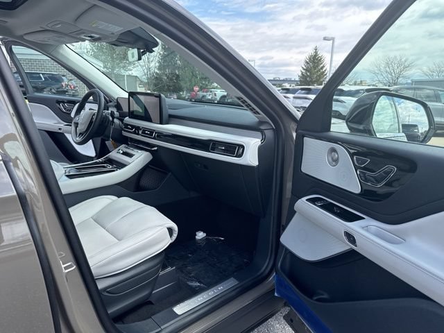 New 2026 Lincoln Aviator Reserve AWD/4WD image 30