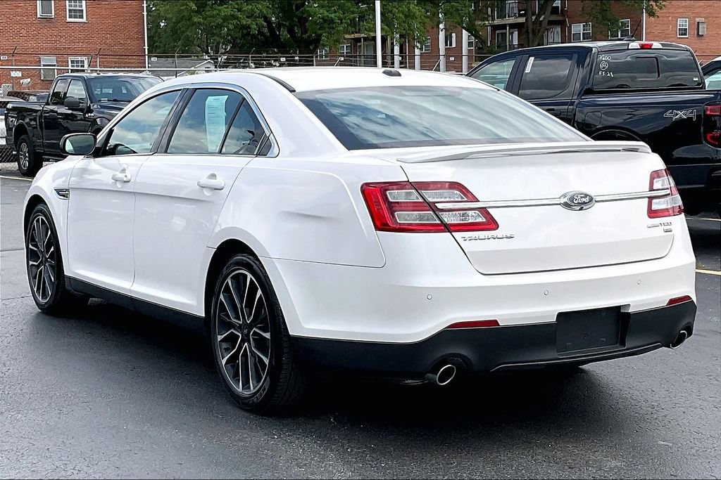 Used 2019 Ford Taurus Limited AWD/4WD image 10