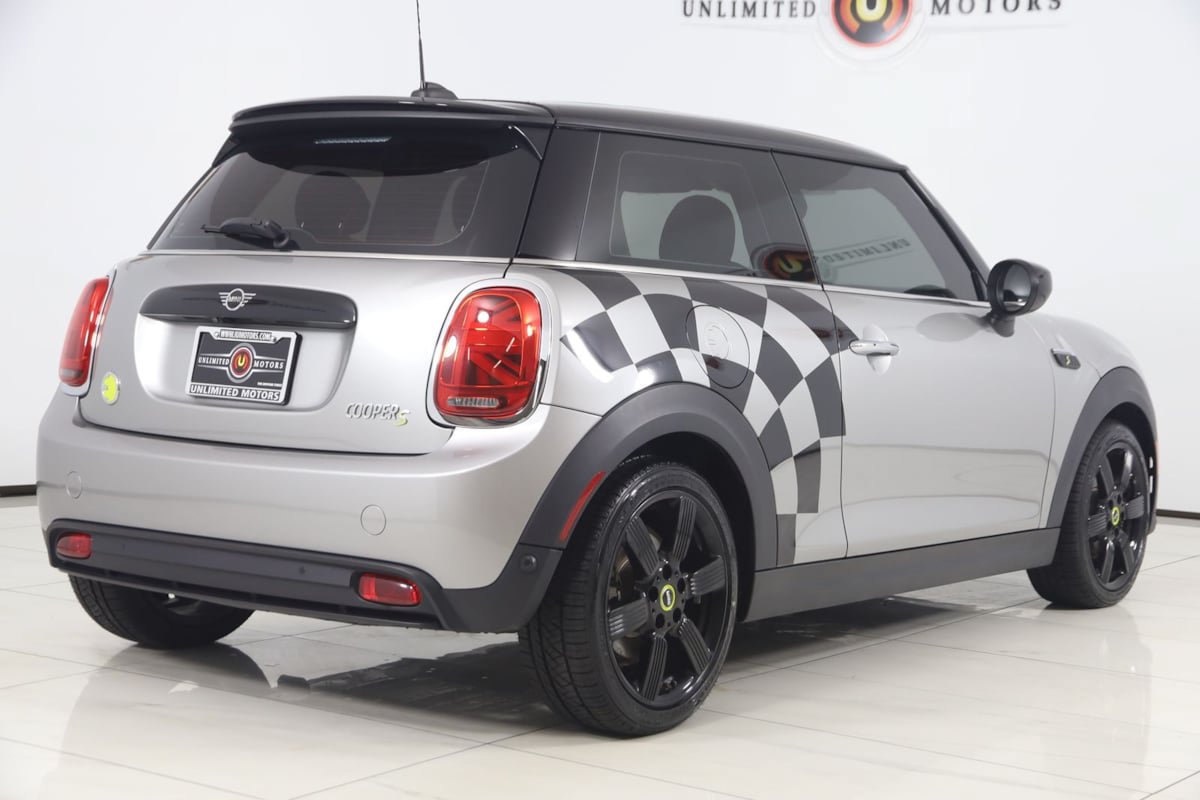 Used 2024 MINI Cooper SE FWD image 3