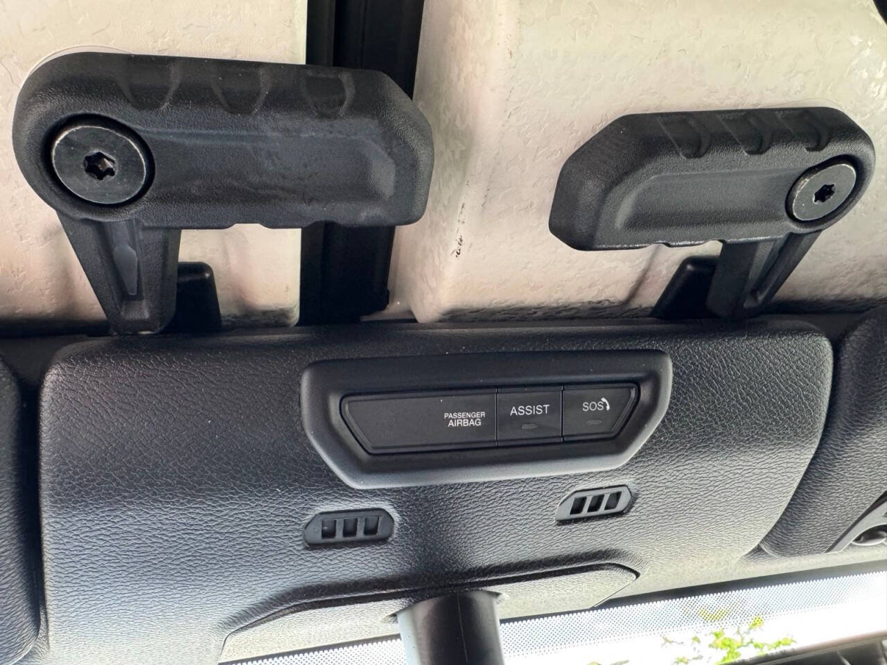 Used 2021 Jeep Wrangler Unlimited Sahara w/ Uconnect 4C Nav & Sound Group AWD/4WD image 26