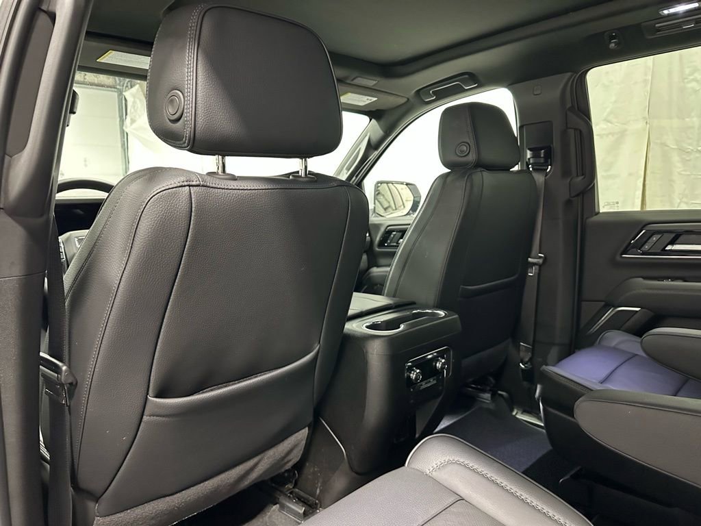 Used 2025 GMC Yukon Denali w/ Sun & Power Step Package image 42