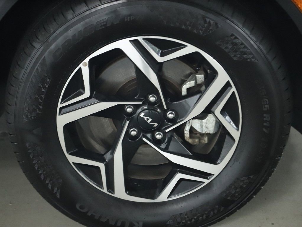 Used 2025 Kia Sportage LX AWD/4WD image 10