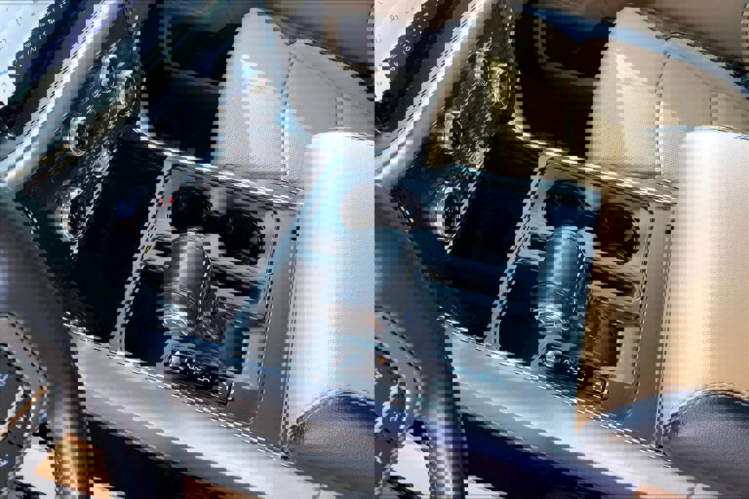 Used 2021 Ford F150 Lariat w/ Trailer Tow Package image 16