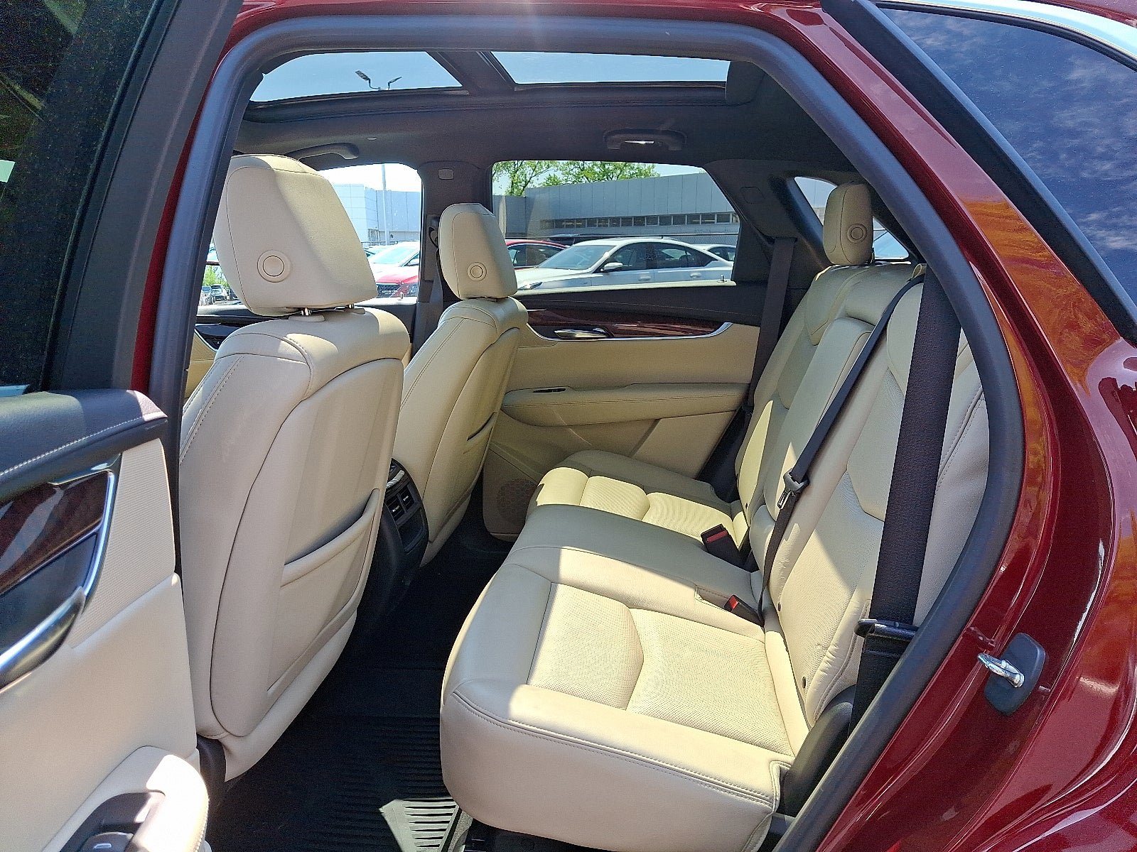 Used 2017 Cadillac XT5 Luxury w/ Driver Awareness Package AWD/4WD image 10