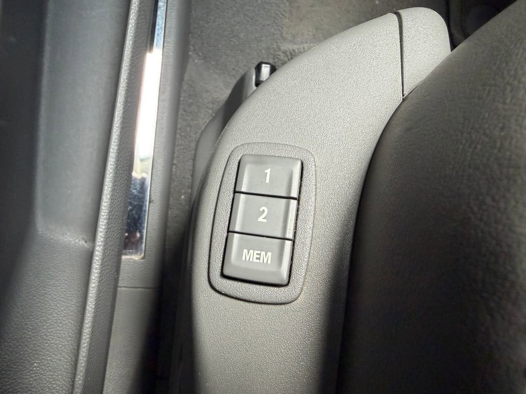 Used 2011 Cadillac SRX Performance image 25