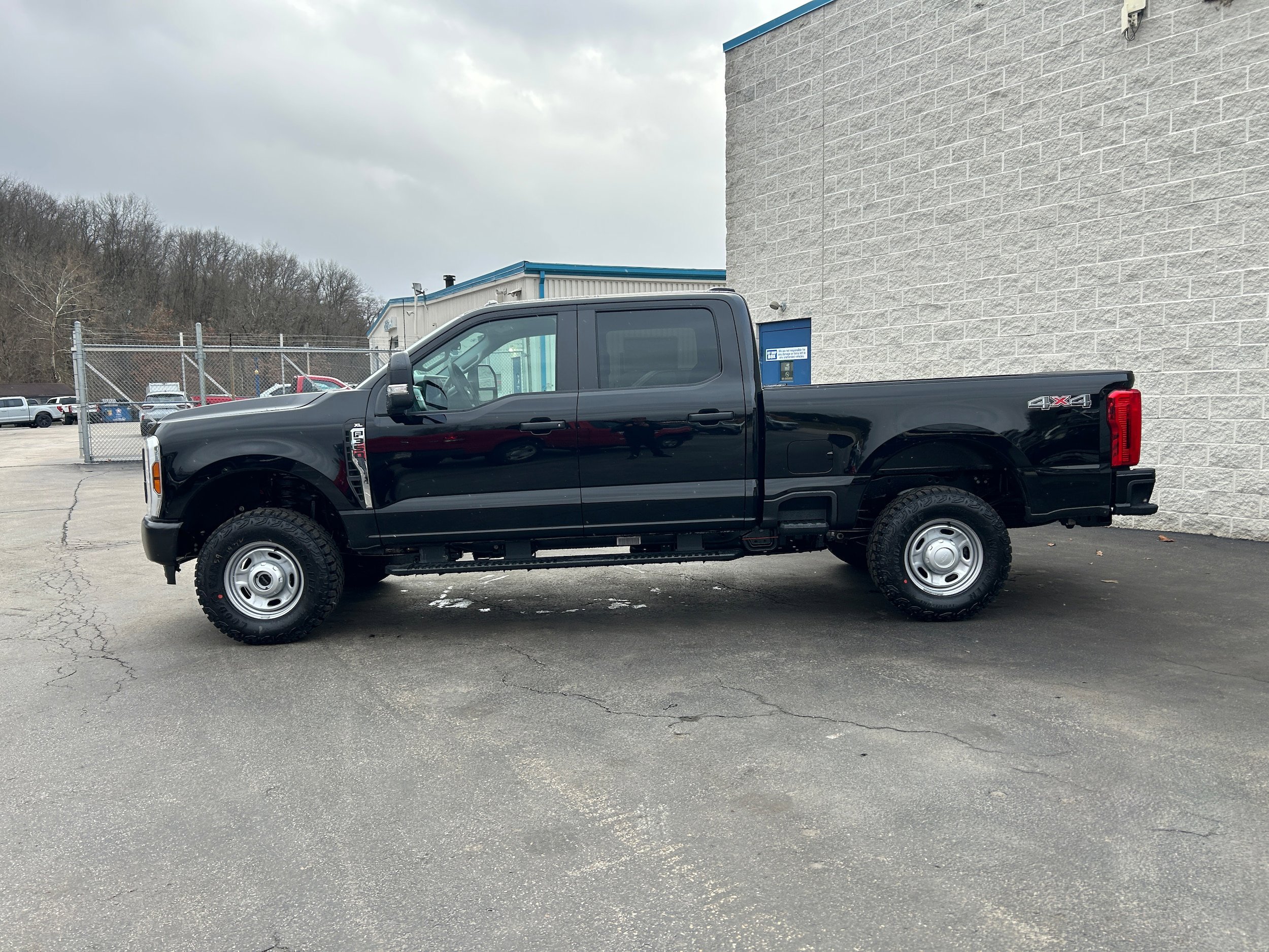 New 2026 Ford F350 XL w/ XL Off-Road Package AWD/4WD image 5
