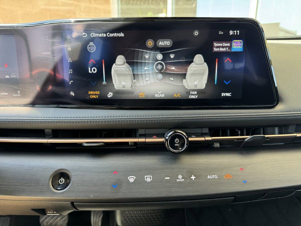 Used 2023 Nissan Ariya FWD image 24