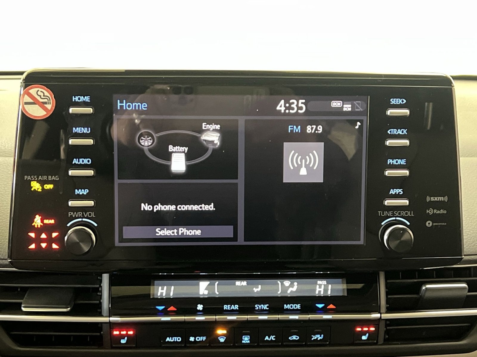 Used 2024 Toyota Sienna XLE image 18