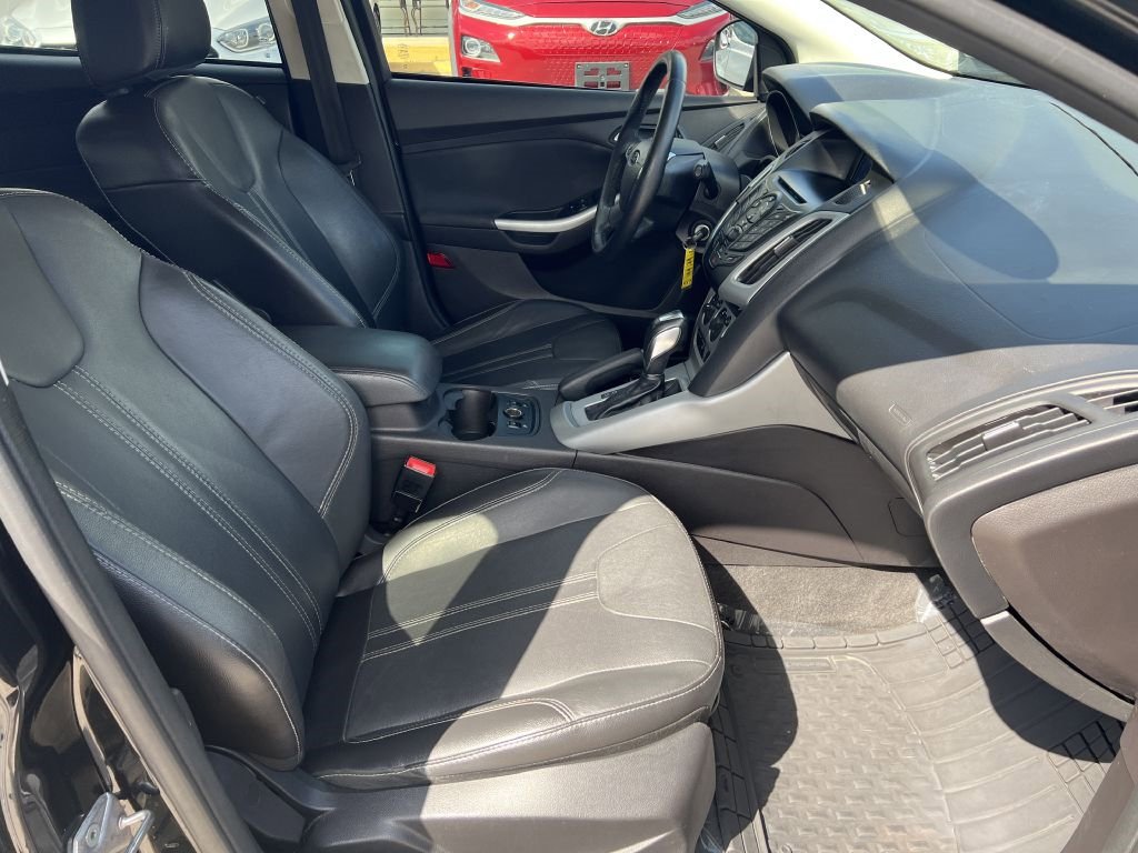 Used 2014 Ford Focus SE w/ Equipment Group 201A image 10