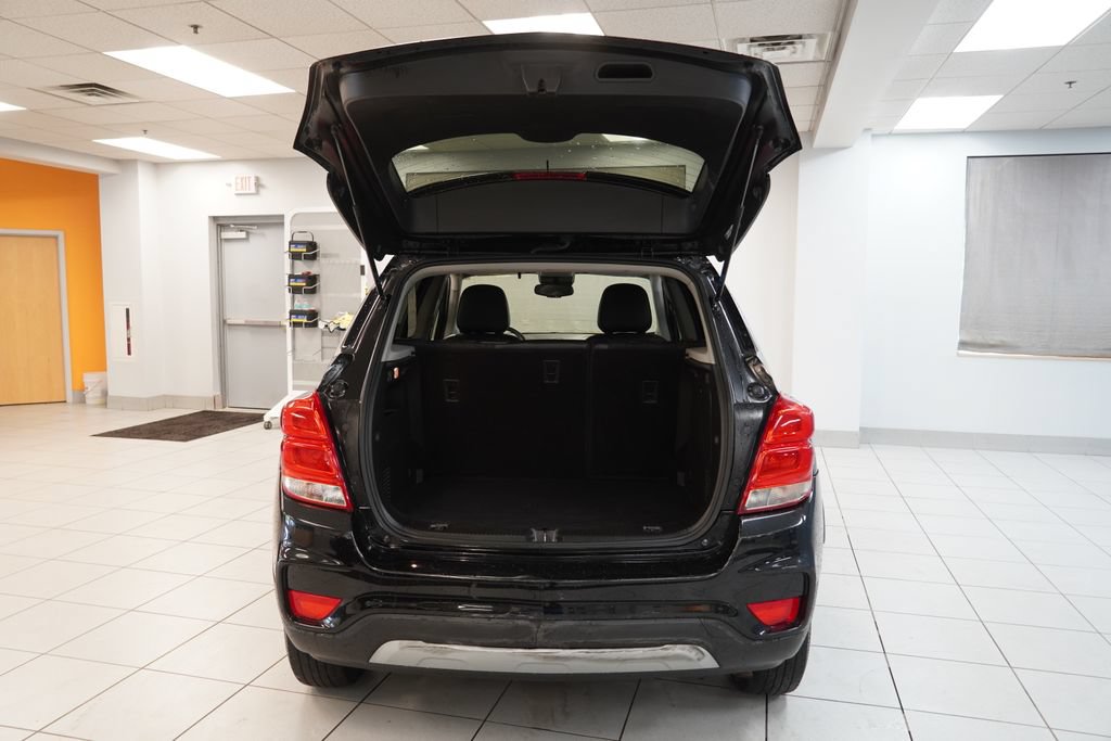 Used 2020 Chevrolet Trax LT w/ LT Convenience Package FWD image 9