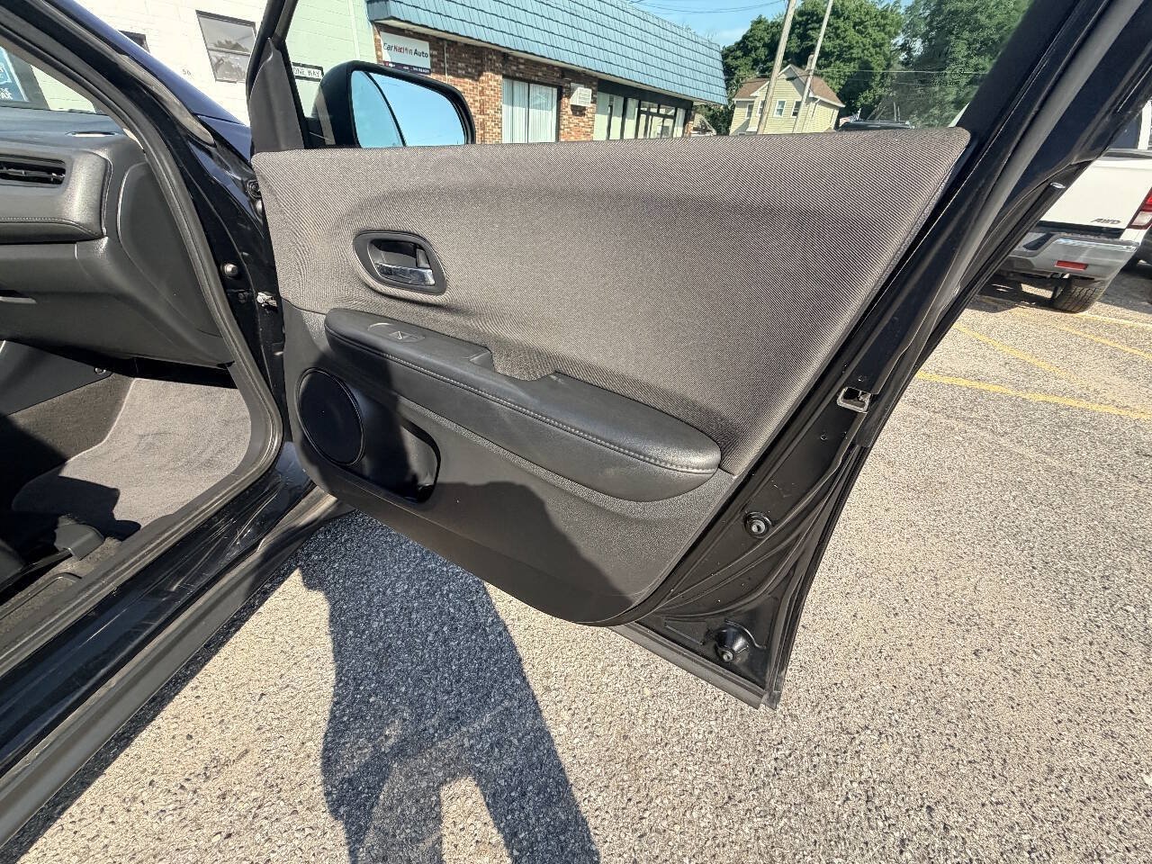 Used 2019 Honda HR-V LX image 63