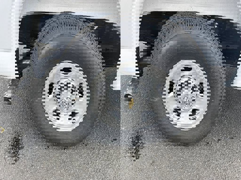 New 2026 Chevrolet Express 2500 image 18