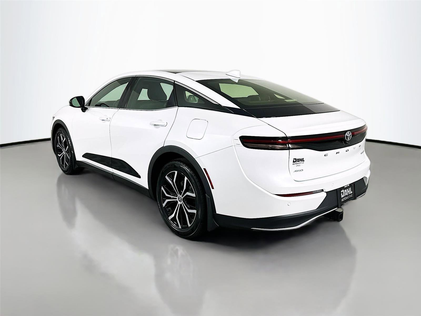 Certified 2023 Toyota Crown Limited image 10