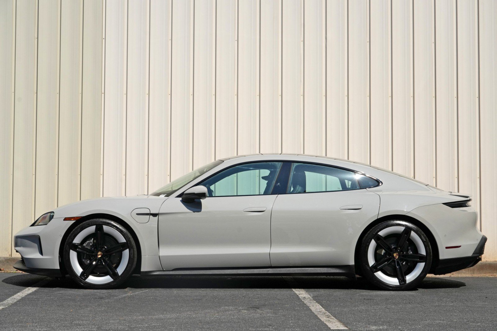 Used 2025 Porsche Taycan w/ Premium Package RWD image 9
