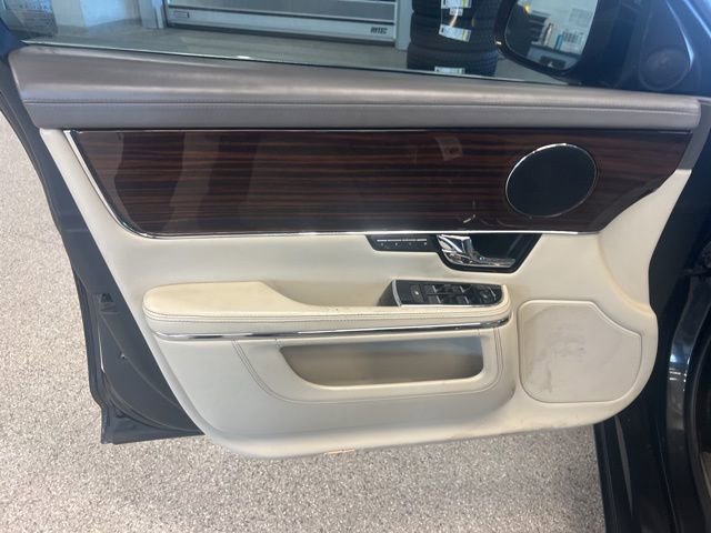 Used 2012 Jaguar XJ L image 27