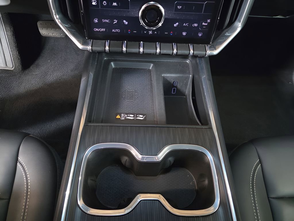 Used 2024 GMC Acadia Elevation image 16