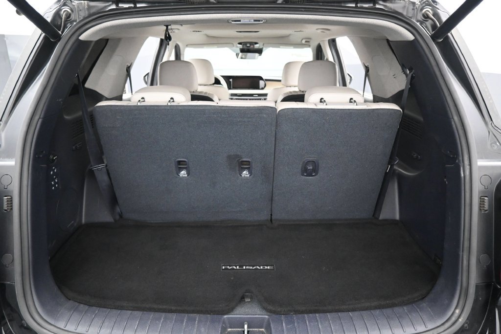Used 2023 Hyundai Palisade Limited w/ Cargo Package FWD image 33