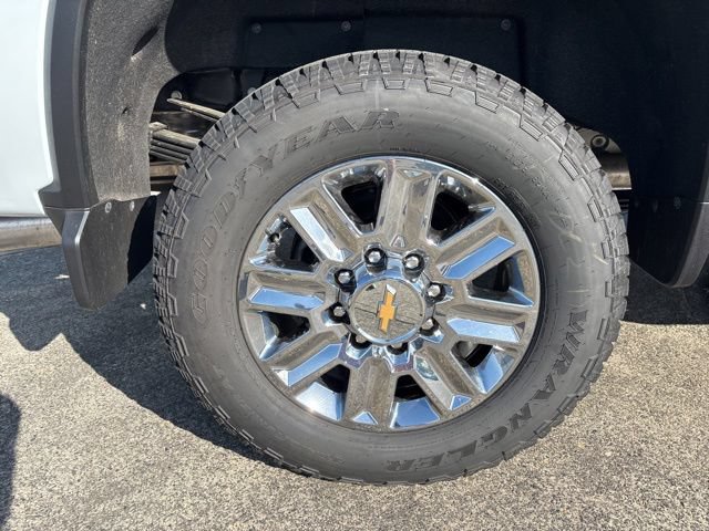 New 2026 Chevrolet Silverado 3500 High Country w/ High Country Premium Package AWD/4WD image 14