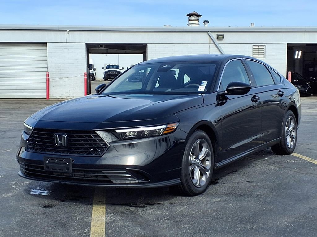 Used 2024 Honda Accord EX image 2