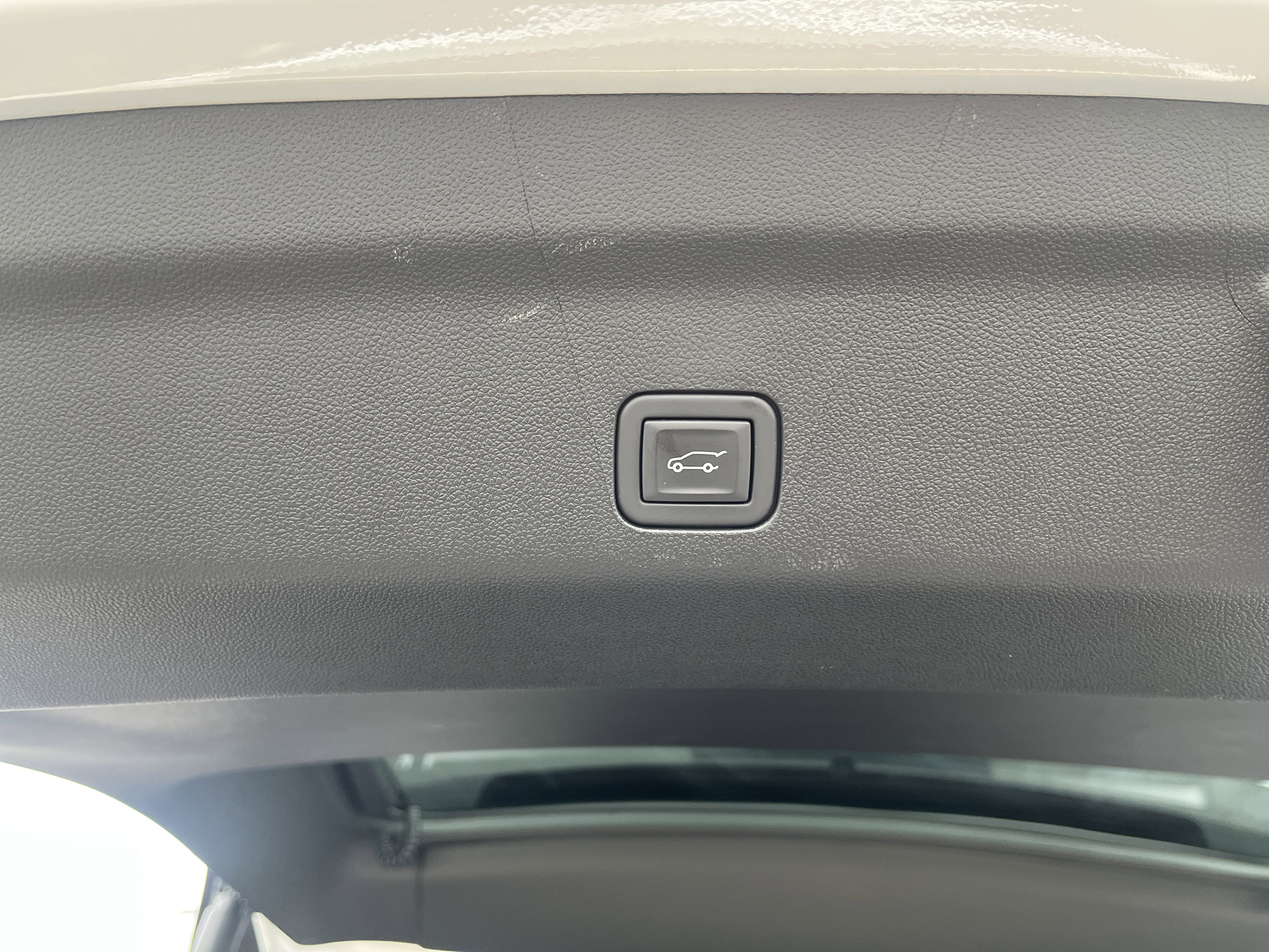 Used 2023 Chevrolet Tahoe Premier w/ Advanced Technology Package image 28