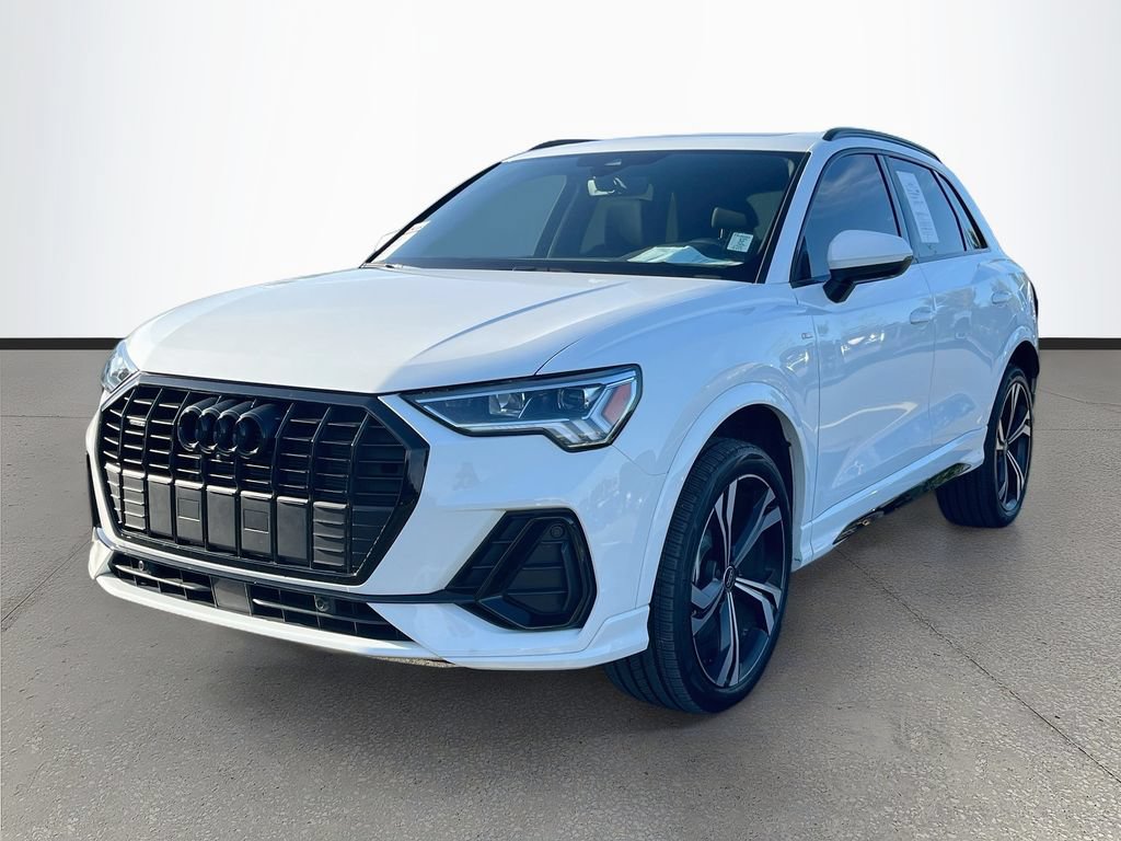 Used 2024 Audi Q3 2.0T Premium Plus w/ Premium Plus Package AWD/4WD image 3