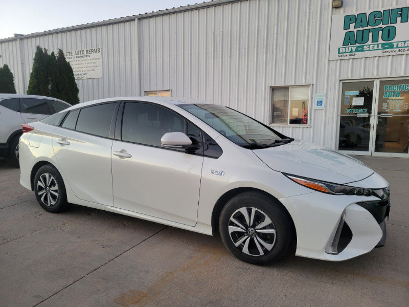 Used 2019 Toyota Prius Prime Plus FWD image 11