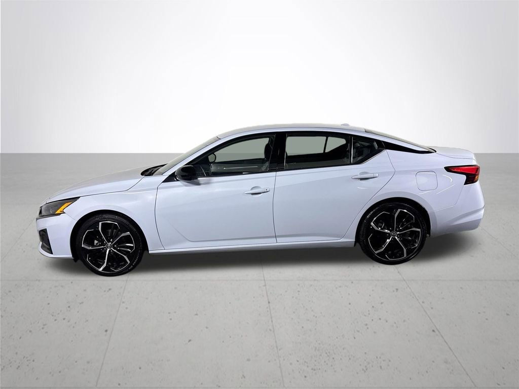 Used 2023 Nissan Altima 2.5 SR image 9