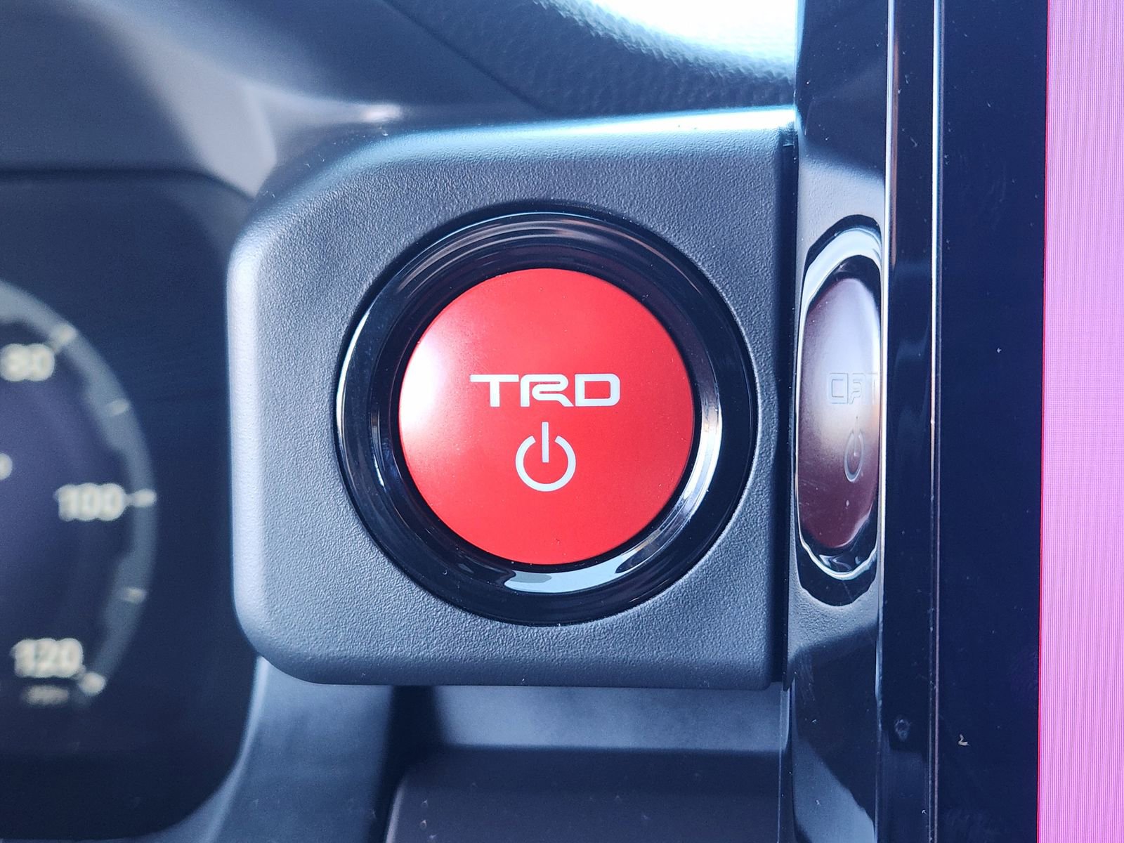 Used 2025 Toyota Tacoma TRD Off-Road image 24