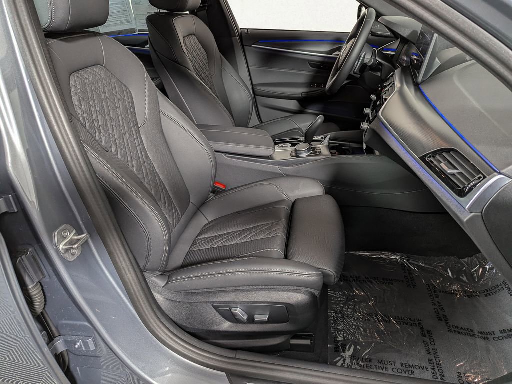 Certified 2023 BMW 540i xDrive w/ M Sport Package image 27