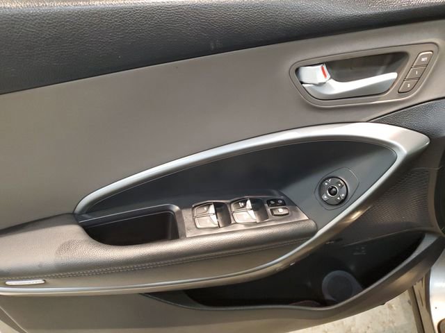 Used 2018 Hyundai Santa Fe Sport w/ 2.0T Ultimate Tech Package 05 AWD/4WD image 11