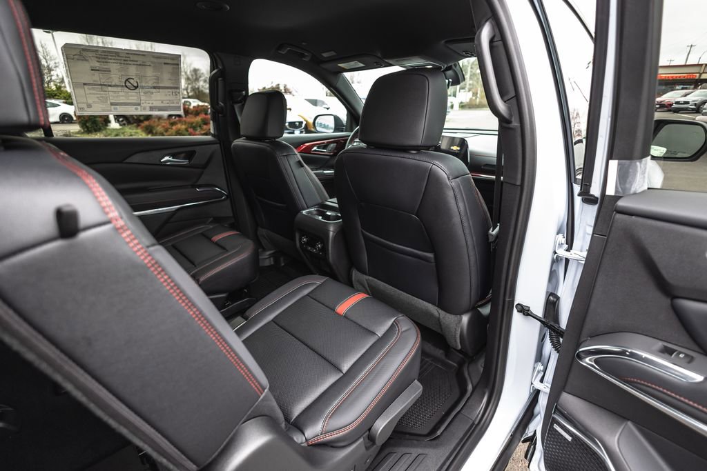 New 2026 Chevrolet Traverse RS w/ LPO, Floor Liner Package image 30