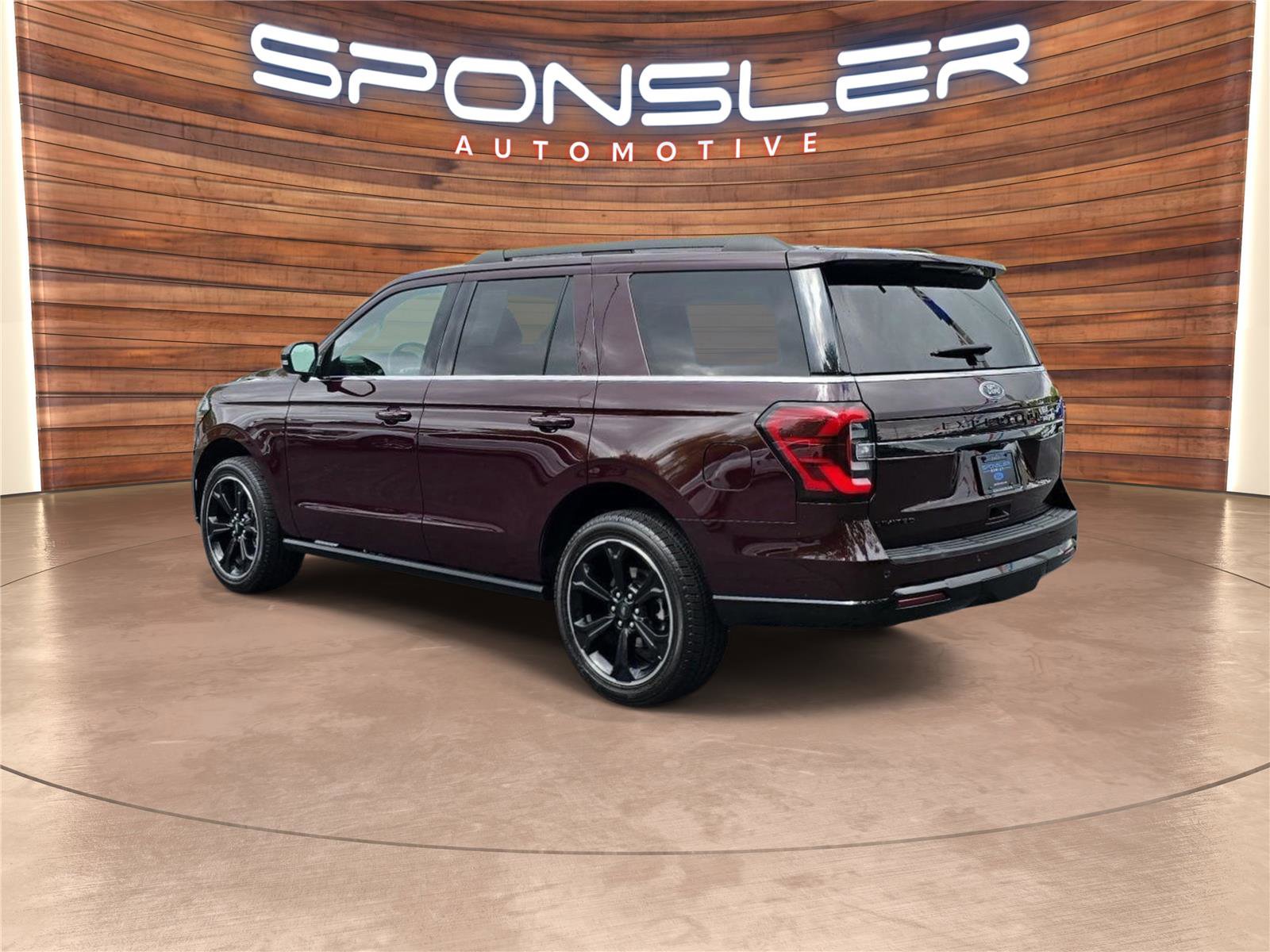 Used 2023 Ford Expedition Limited image 3