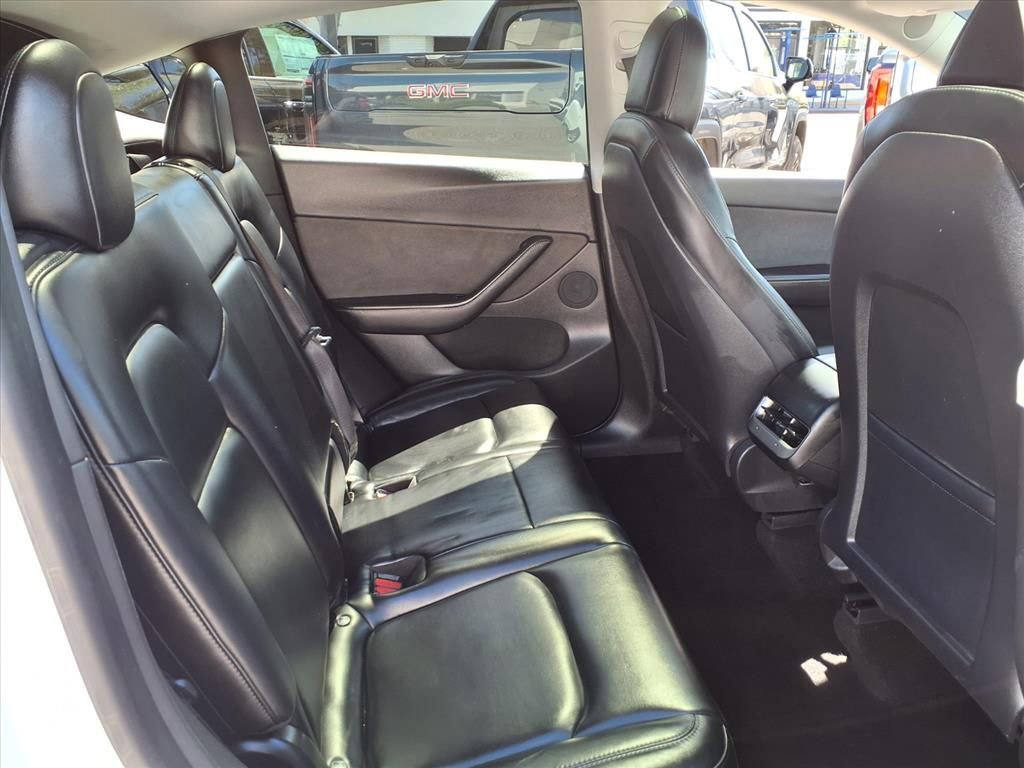 Used 2021 Tesla Model Y Long Range AWD/4WD image 10