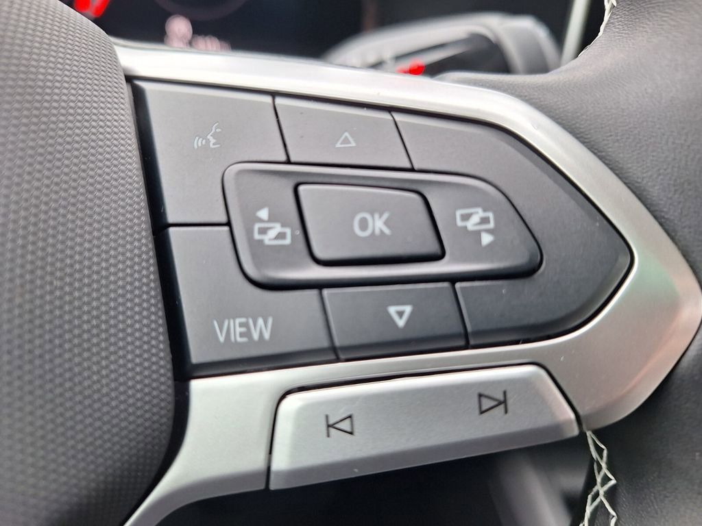 New 2026 Volkswagen Tiguan SE image 13