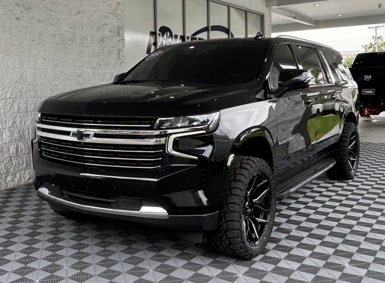 Used 2022 Chevrolet Suburban LT w/ Luxury Package AWD/4WD video 1
