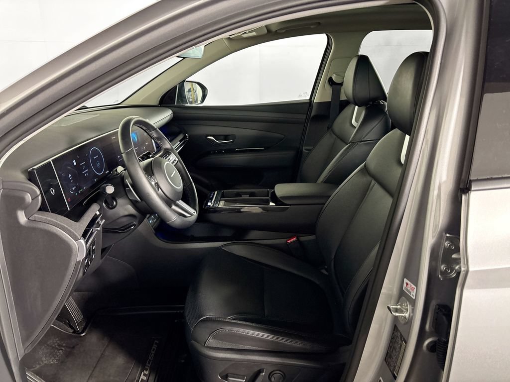 Used 2025 Hyundai Tucson Limited AWD/4WD image 11