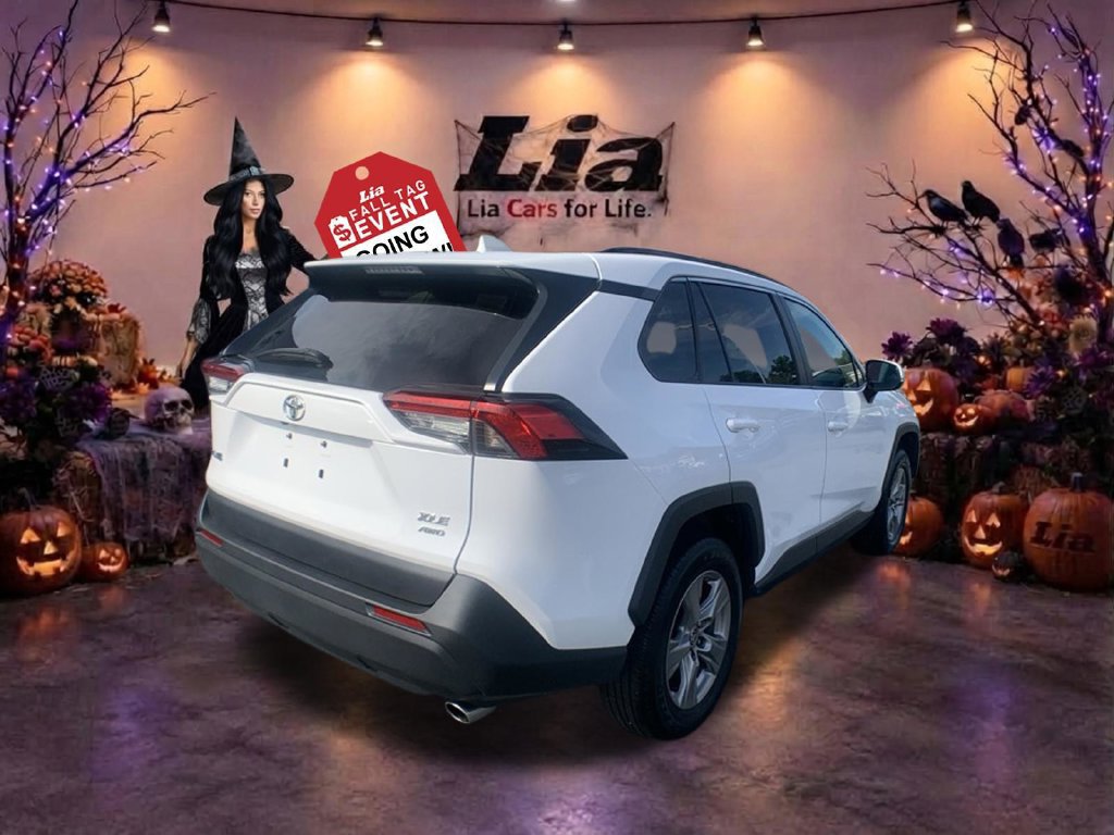 Used 2025 Toyota RAV4 XLE AWD/4WD image 3