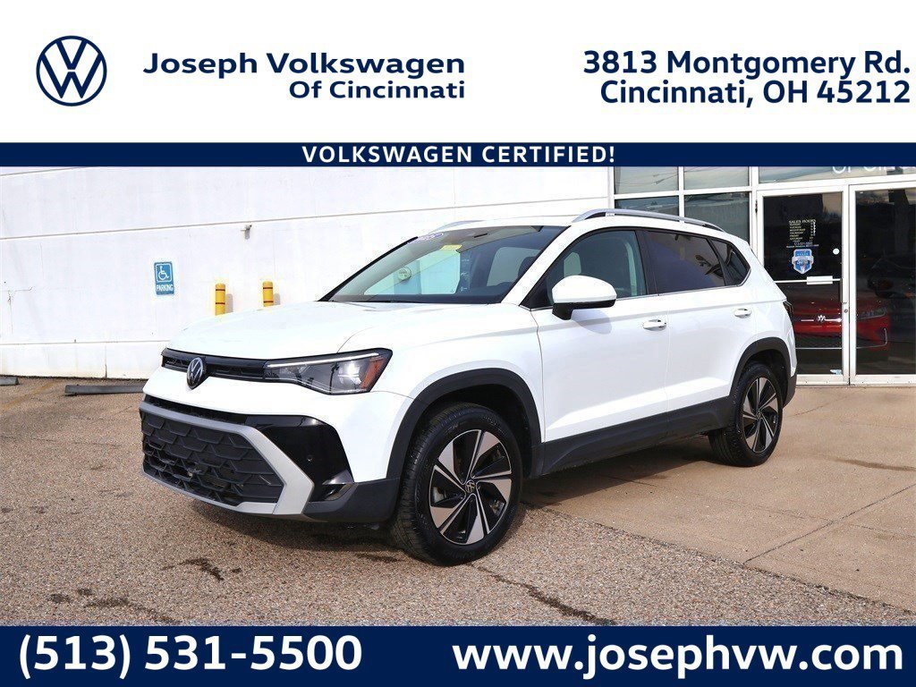 Certified 2025 Volkswagen Taos SE w/ Panoramic Sunroof Package image 1