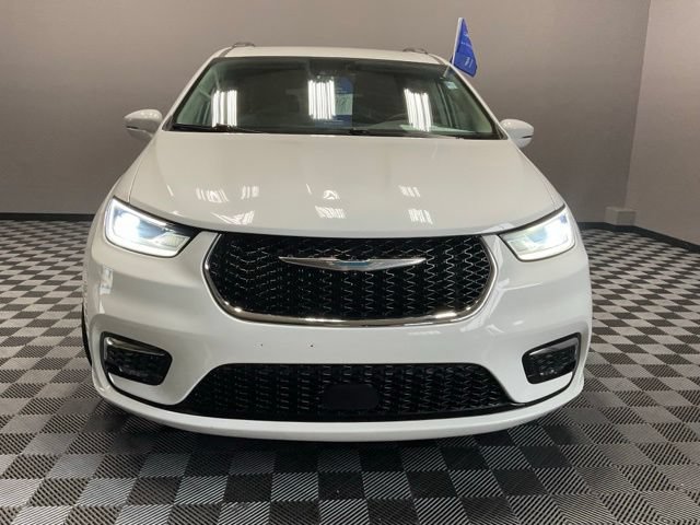 Used 2021 Chrysler Pacifica Touring FWD image 4