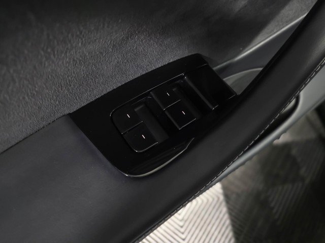Used 2020 Tesla Model 3 Performance image 30