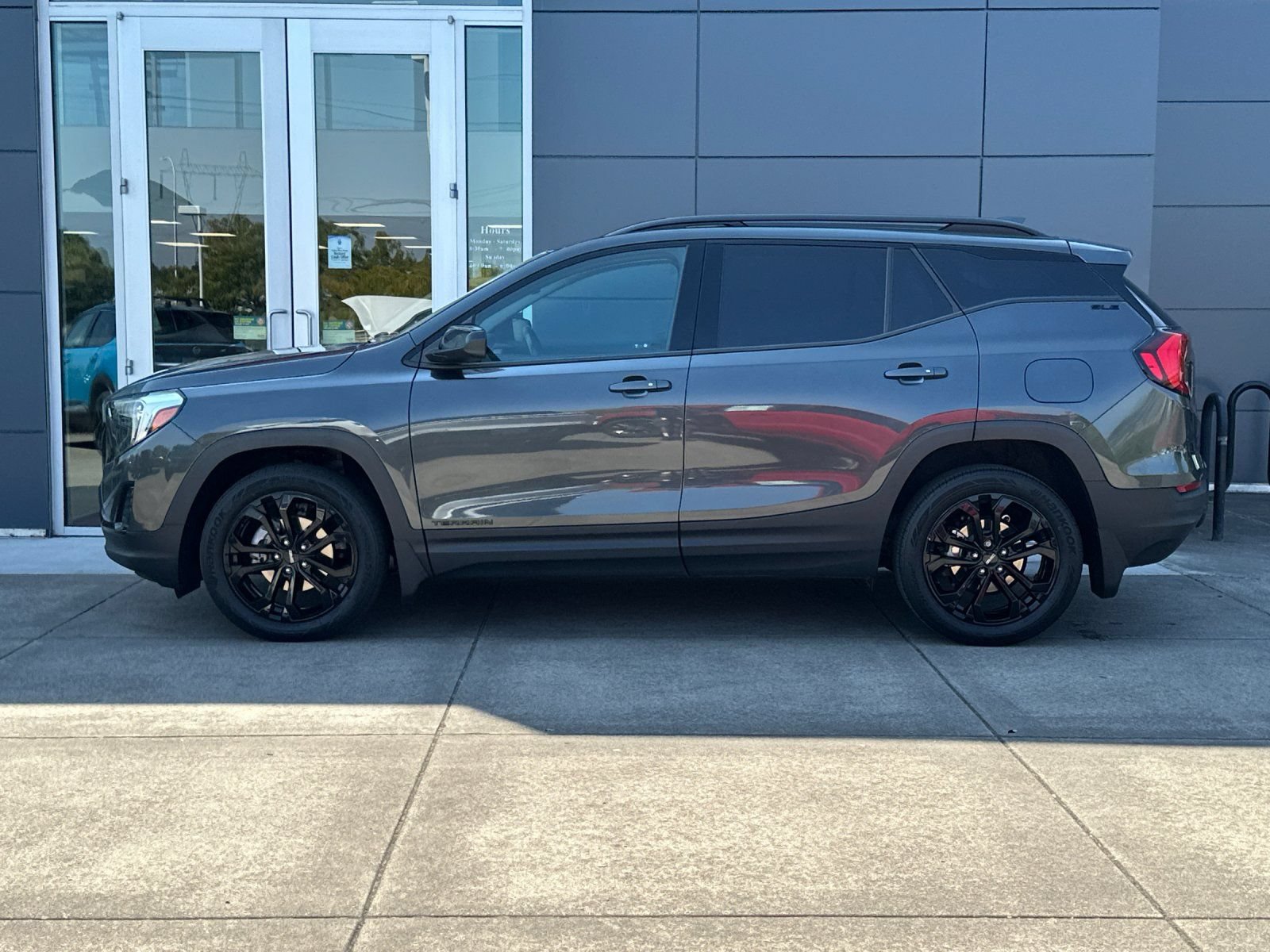 Used 2020 GMC Terrain SLE w/ Elevation Edition AWD/4WD image 6