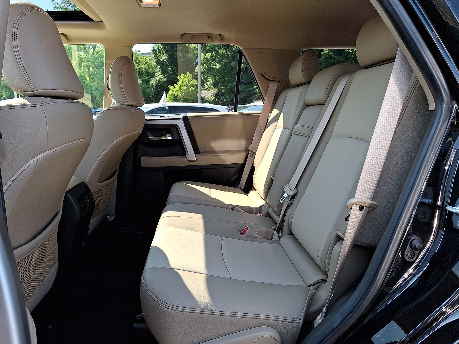 Used 2020 Toyota 4Runner SR5 Premium w/ Moonroof Package AWD/4WD image 9