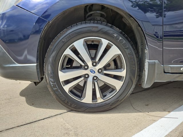 Used 2018 Subaru Outback 3.6R Limited AWD/4WD image 23