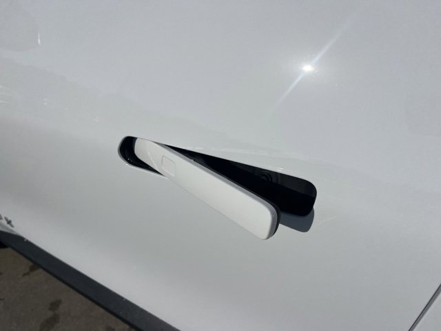 New 2026 Chevrolet Equinox EV LT image 13