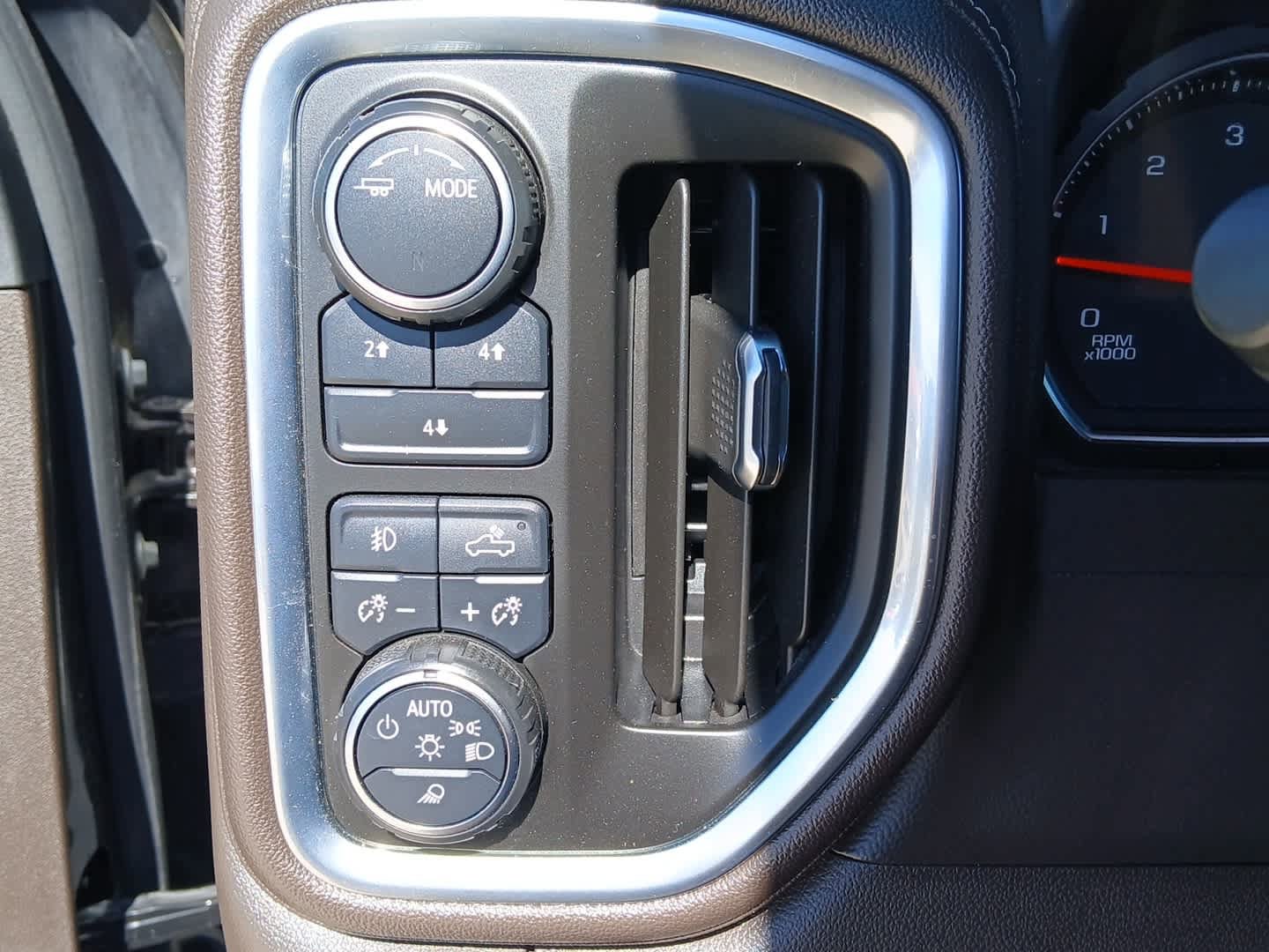 Used 2021 Chevrolet Silverado 2500 LT w/ Convenience Package AWD/4WD image 24