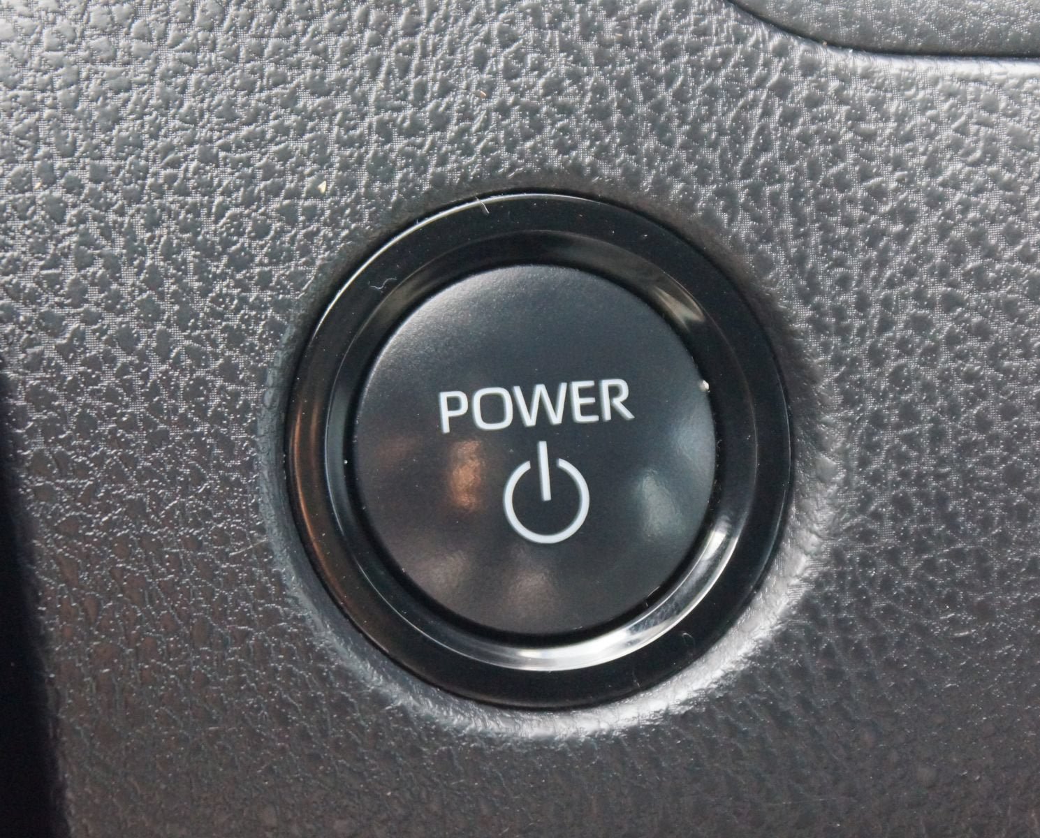 Used 2025 Toyota Camry SE FWD image 8