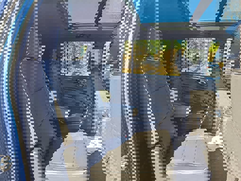 New 2026 Chevrolet Suburban Premier image 30