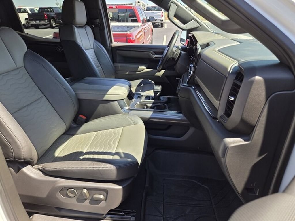 Used 2024 Chevrolet Silverado 1500 ZR2 w/ Technology Package AWD/4WD image 17