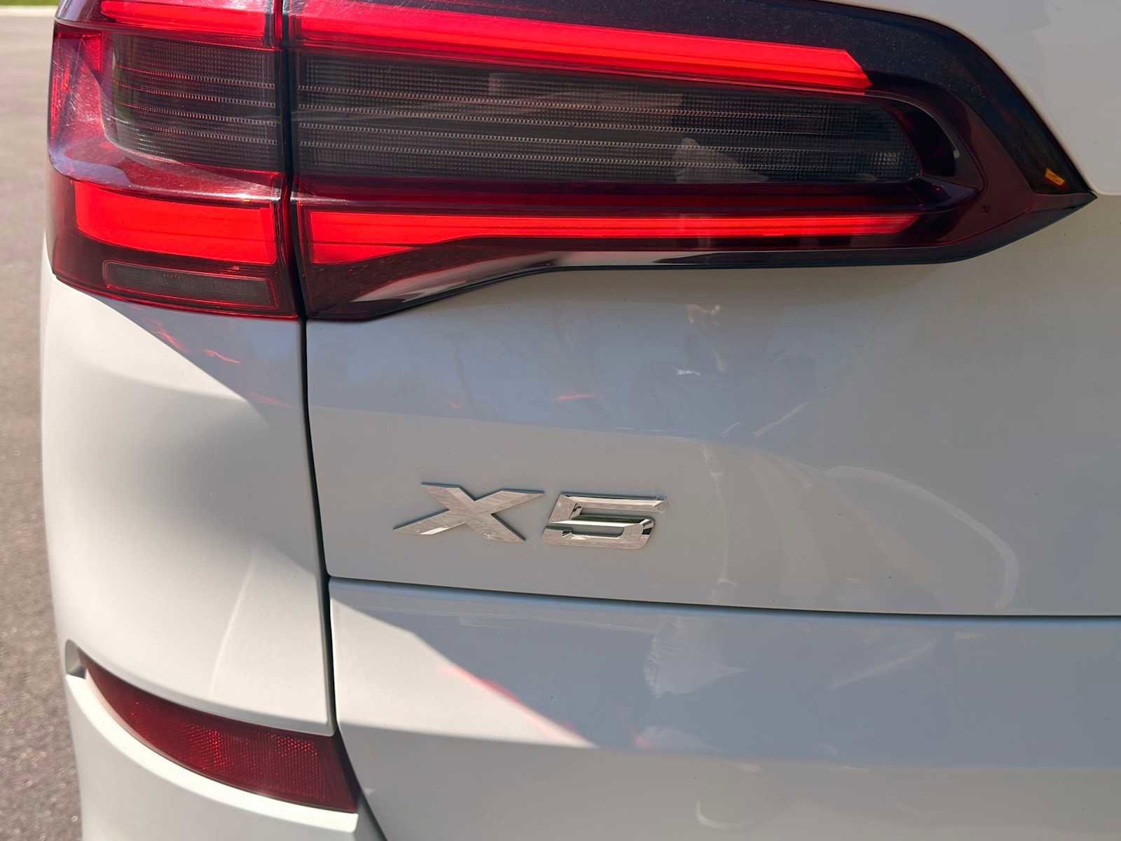 Used 2020 BMW X5 xDrive40i w/ M Sport Package AWD/4WD image 6